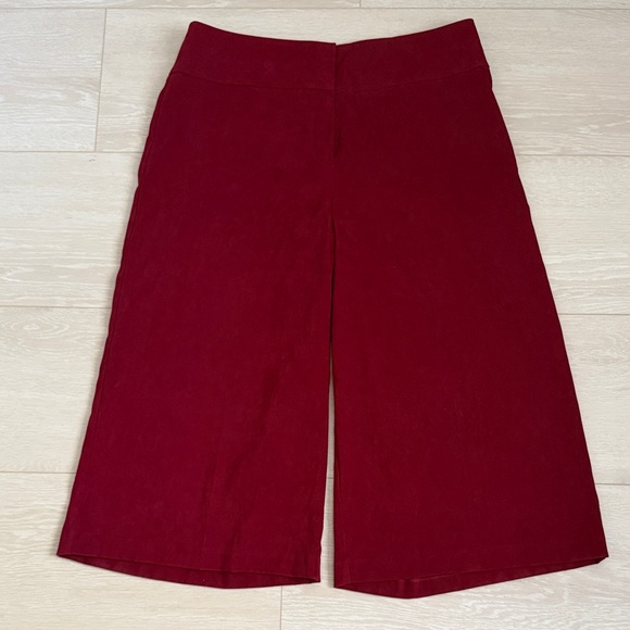 Briggs New York Velvet Like Red Wide Cropped Pants - Picture 1 of 3